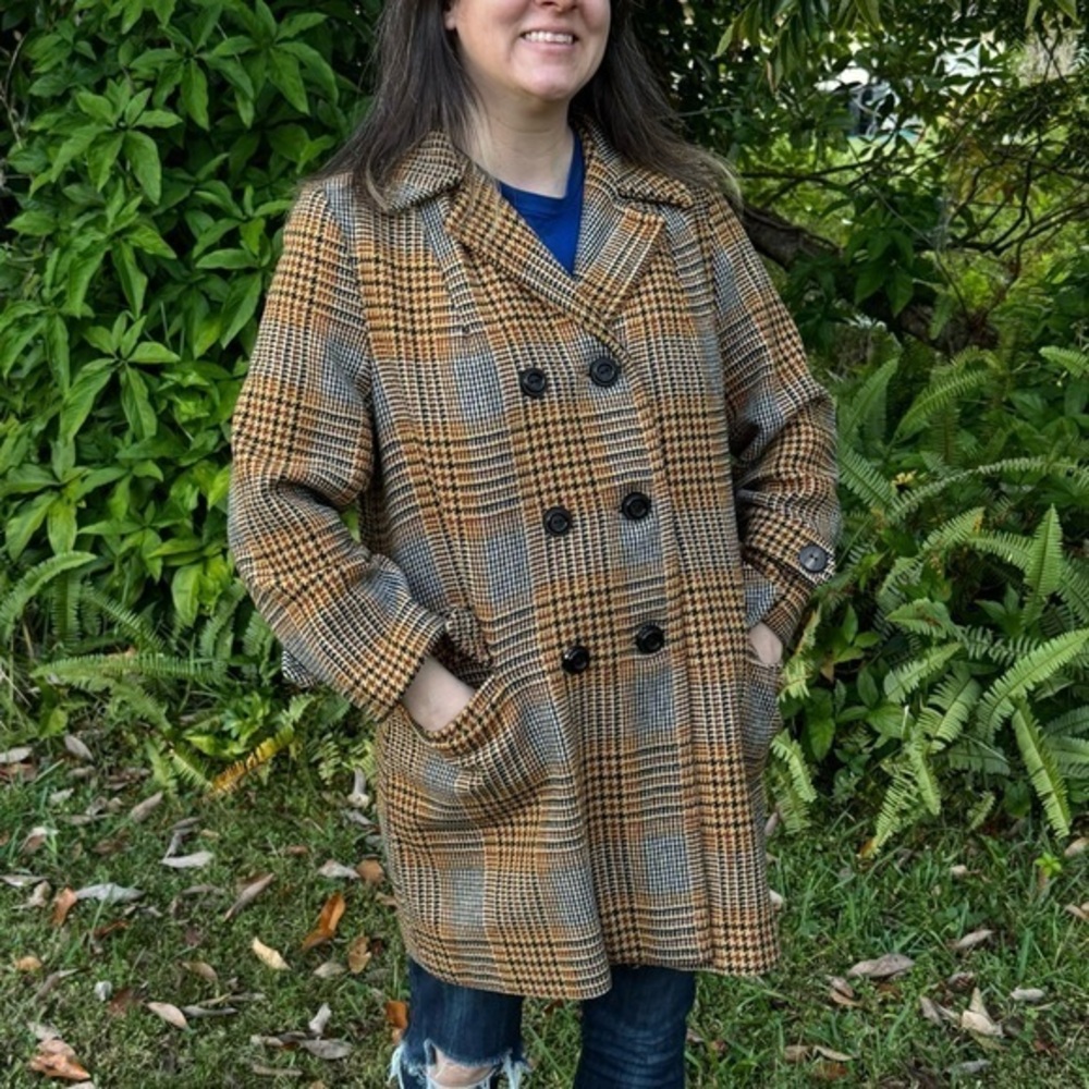 Vintage look fall tone houndstooth tweed peacoat